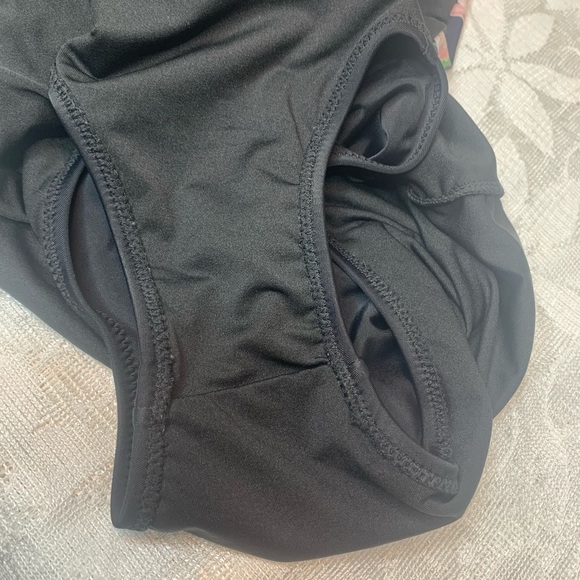 CUPSHE SWIM FLORAL ONE PIECE😍 - Picture 5 of 6